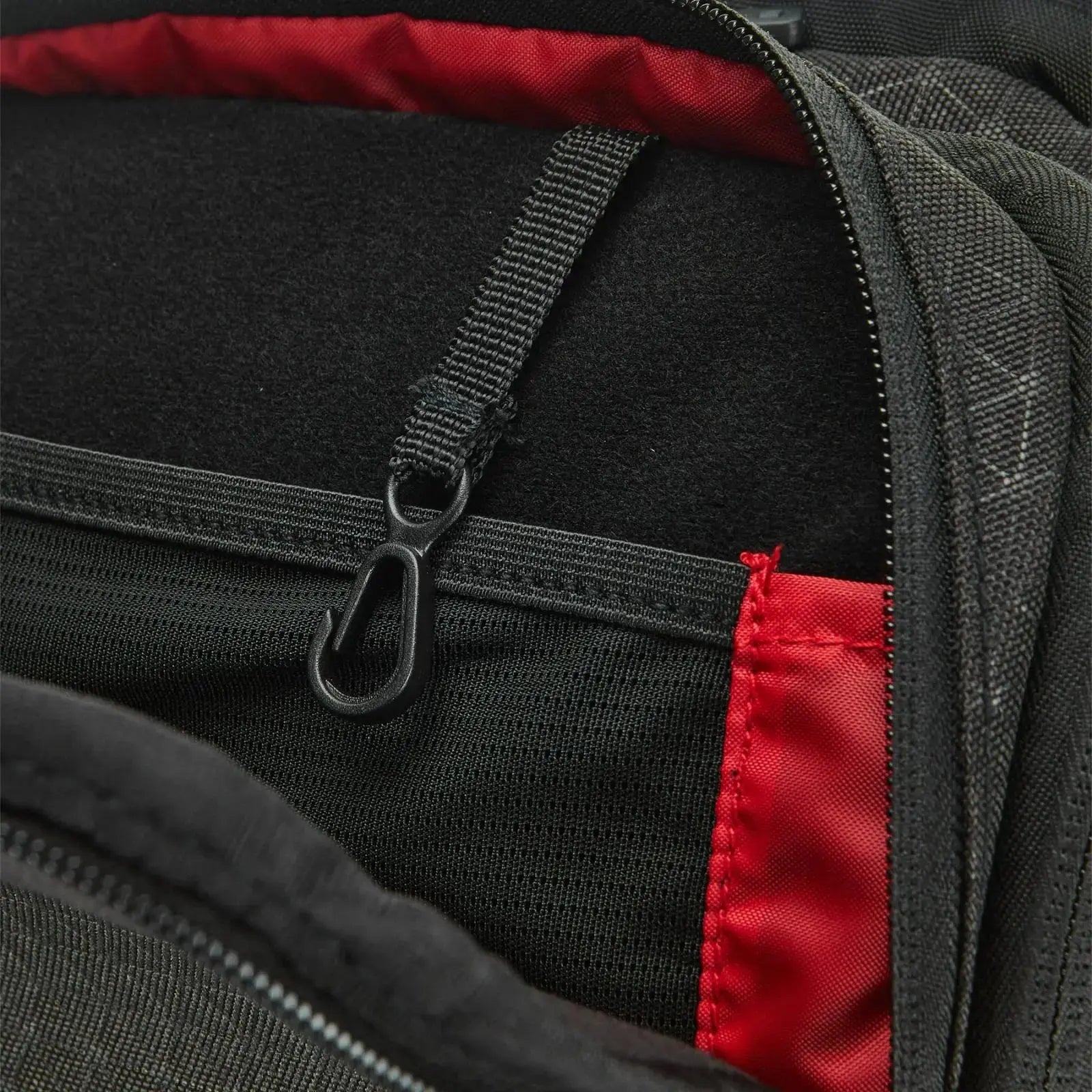 Wilson Tennis Bag Super Tour Clash v3 Backpack - Black Infra Red