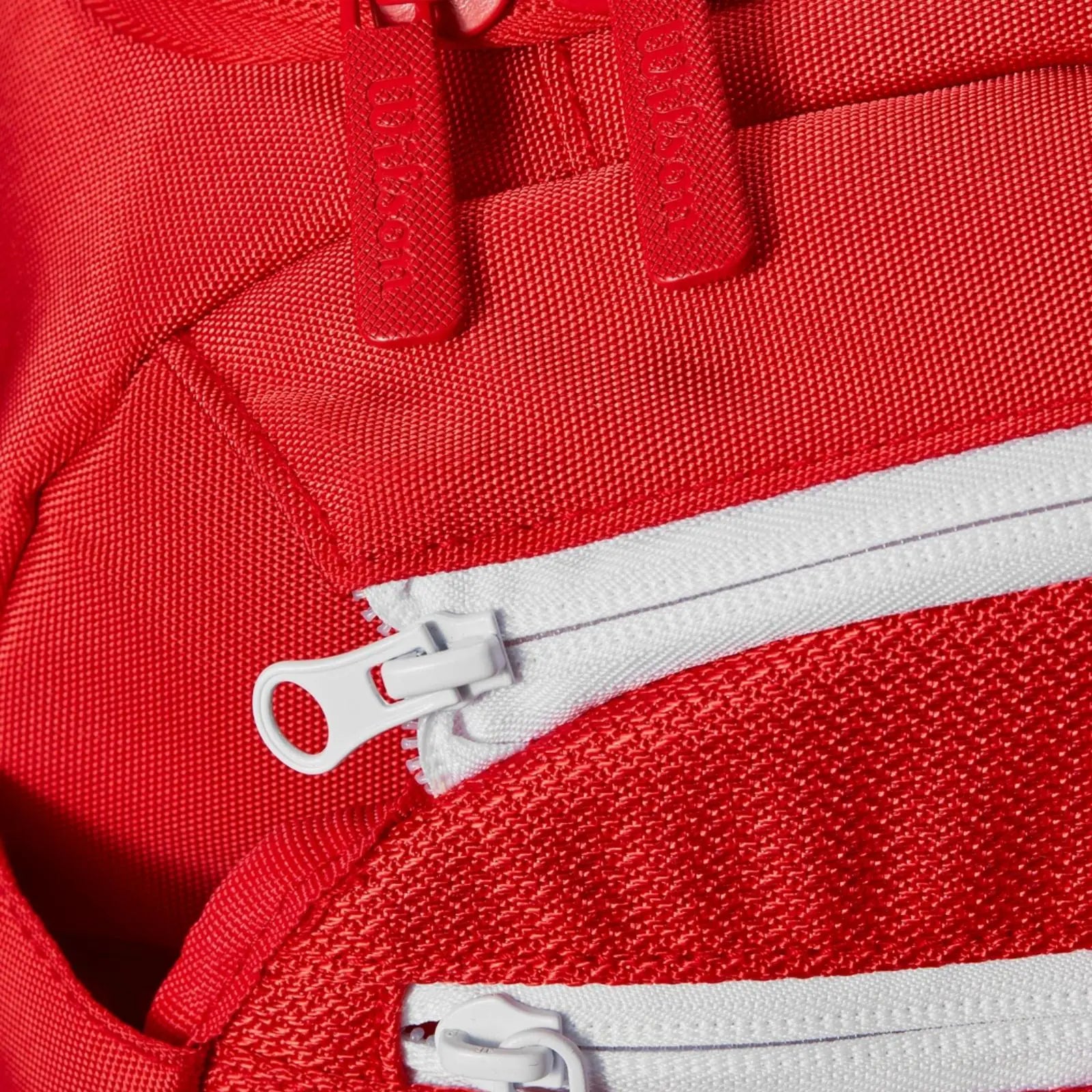 Wilson Tennis Bag Super Tour Red Small Duffel
