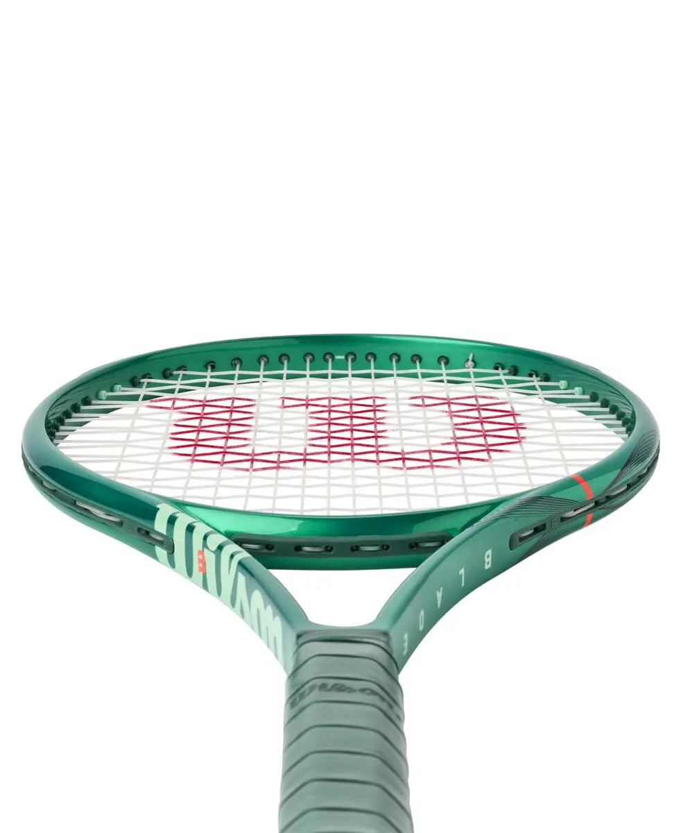 Wilson Blade 100L v10 Tennis Racquet