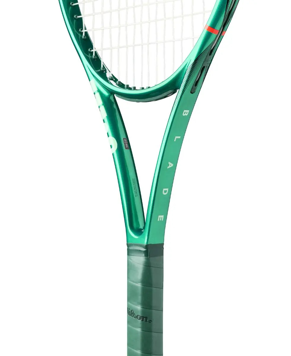 Wilson Blade 100L v10 Tennis Racquet